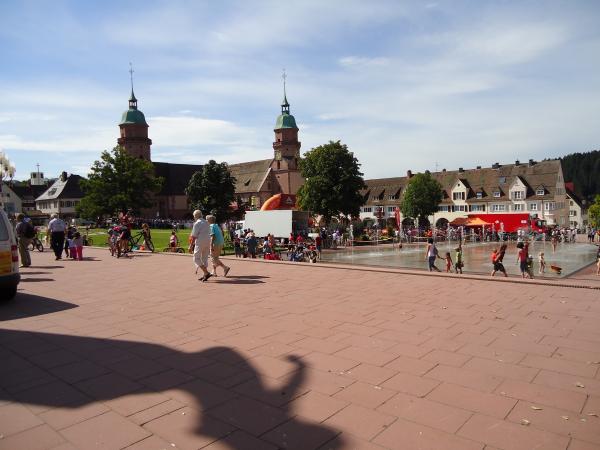 1200 DSC01242

Marktplatz Freudenstadt
730m .NN