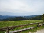 1200 DSC01247 
 
Blick vom Gleitschirmstartplatz an der Schwarzwaldhochstrassenabfahrt auf Hhe Zuflucht. 
 
Ca. 900m  NN