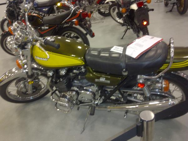 Kawasaki Z900 aus den 70ern
Vorgngermodell der Zephyr Reihe
