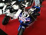 Yamaha YZF-R1 (rechts) 
Yamaha YZF-R6 (links)