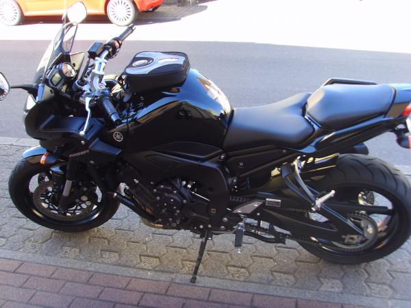 Dies ist meine Nchste.... ;-)))
Eine Yamaha FZ 1 1000
Probefahrt schon gemacht. Klasse