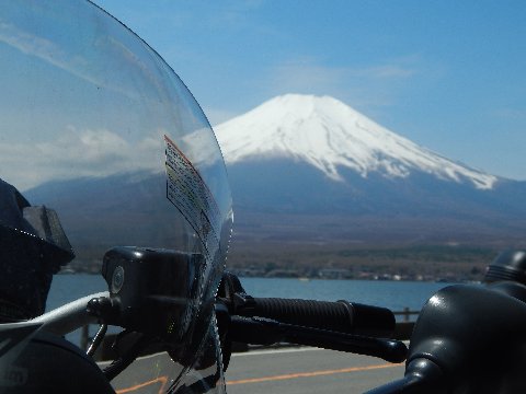 Fujiyama vom Yamanaka-See aus